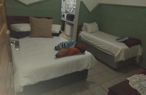 Kareeberg Casa | Sunflower Guesthouse