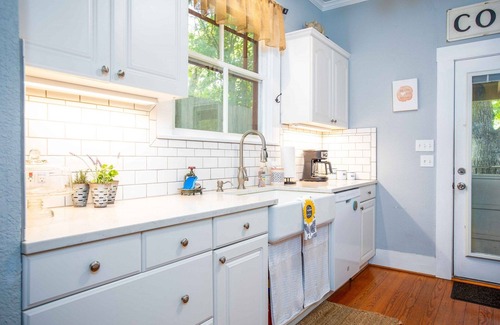 Fredericksburg Casa | Sunflower Haus | Great Location | Fire Pit