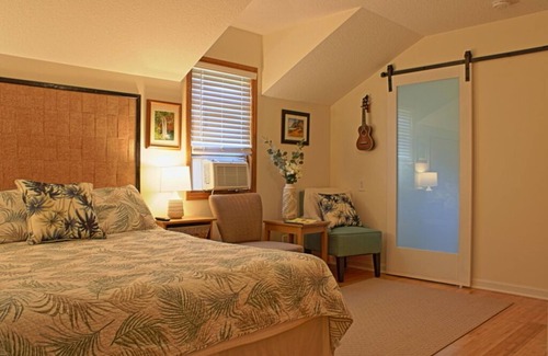 Charlevoix Cama Y Desayuno | Sunflower Inn Bed & Breakfast - Habitación Plumeria