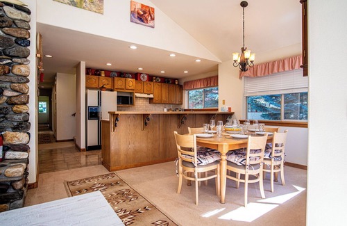 Twin Creeks Casa | Sunflower Lane - 4BD Sun Valley Retreat + Resort Amenities