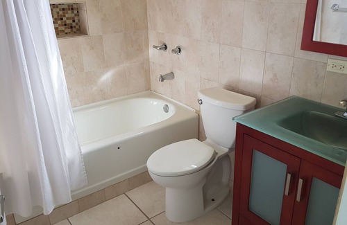 Great Mountain Apartamento | SUNFLOWER LANE- OCEAN/ISLAND VIEW APARMENT 2BDR 2BTH - 7 mins from Capital/Beach