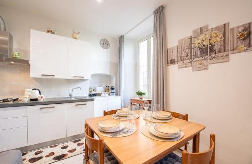 Intra Apartamento | Sunflower - Modern Apartment on Lake Maggiore