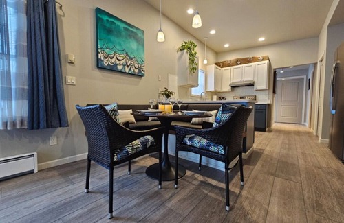 Winthrop Casa | Sunflower Resort ConeflowerCabin is in the ultra-quiet Winthrop South community, with a 5 minute walk to downtown on the pedestrian trail.