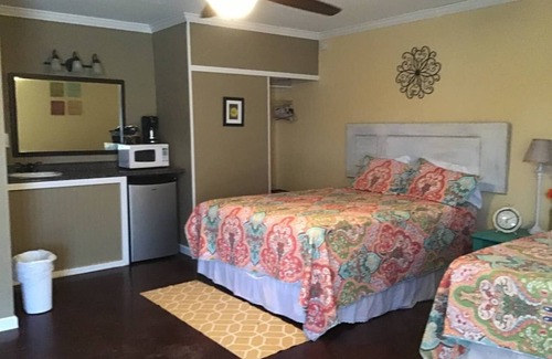 San Saba Casa | Sunflower Suite @ Wildflower Lodge