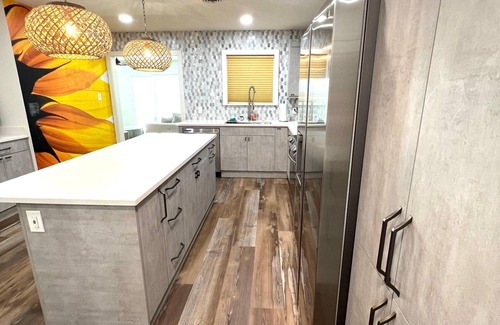 Del Mar Apartamento | Sunflower Unit #3. 2-bedroom apartment in peaceful Corpus Christi.