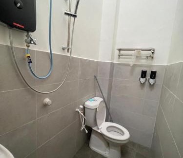 Alor Gajah Apartamento | Sungai Udang Homestay 4 bilik dengan 2 loteng atas