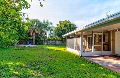 Ocean View Halifax Estates Casa | Sunglow Surf Shack, Garage, Wifi & Walk to Beach