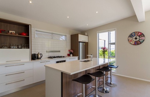 Lowburn Cabaña | Sunhaven Lakeside - Cromwell Holiday Home