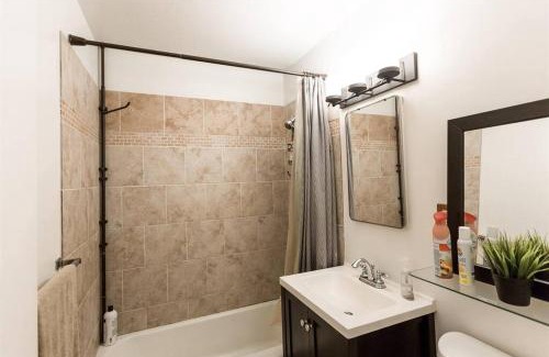 Southeastern Sacramento Apartamento | SunHouse 1410sqft BBQ 3xTVs Pets W/D Backyard