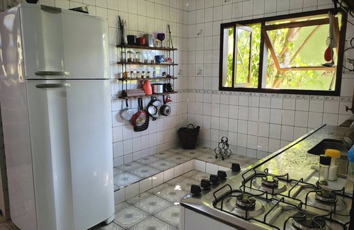 Praia Grande Casa | Sunhouse Ilhabela: Sobrado Divertido, Cheio de Artes, Próximo à Praia e Trilhas