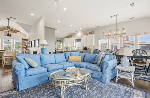 Duck Casa | Sunkissed OBX Luxury, 6 bedroom, Elevator, Pool, Hot tub in Duck. SALE/PROMOTION