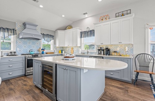 Duck Casa | Sunkissed OBX Luxury, 6 bedroom, Elevator, Pool, Hot tub in Duck. SALE/PROMOTION