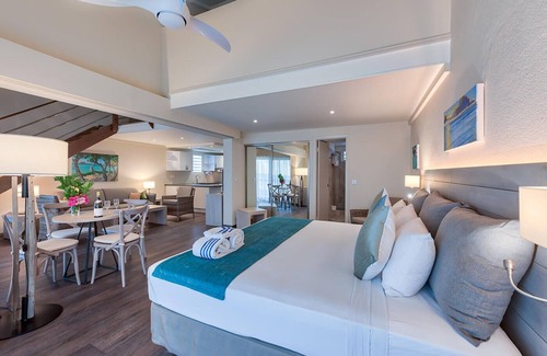 Grand Case Complejo | Sunkissed Shores Await | Studio Suite with Ocean Views & Island Adventures
