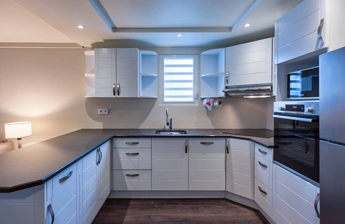 Grand Case Complejo | Sunkissed Shores Await | Studio Suite with Ocean Views & Island Adventures