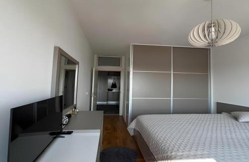 Matiçan Apartamento | Sunlight Apartment Prishtina -Stunning Rooftop Views