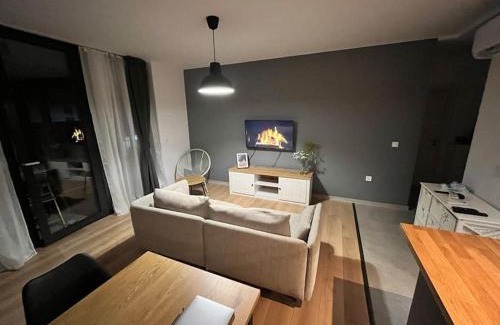 Varna Apartamento | Sunlit Elegance Escape Apartment