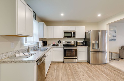 Milford Casa | Sunlit Milford Townhome < 2 Mi to Riverwalk!