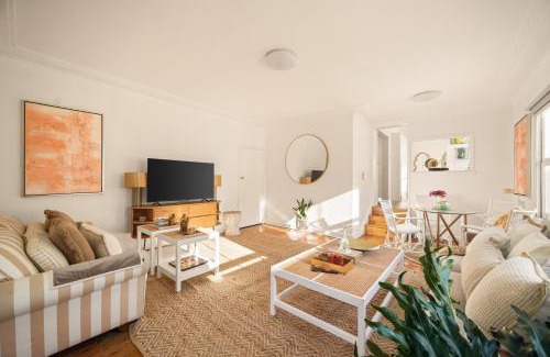 Brighton-le-Sands Apartamento | Sunlit Retreat Close to Cafes and Beach