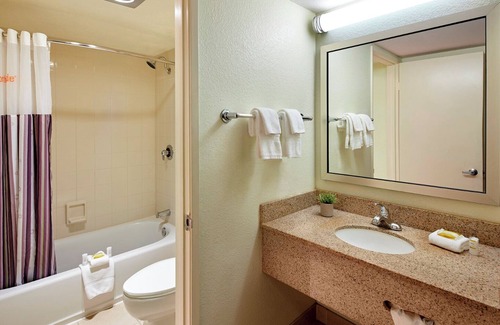 Mission Valley Hotel | Sunlit San Diego Retreat w/ Pool - Your Relaxation Spot, 3 Rooms