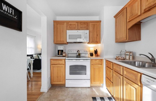 North Spokane Casa | Sunlit Scandi House - Large Yard, Great Location!