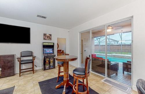 Crescent Lakes Casa | Sunlit Serenity Oasis