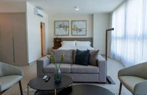 Costa del Este Apartamento | Sunlit Serviced Studio with Ocean Views in Panama City