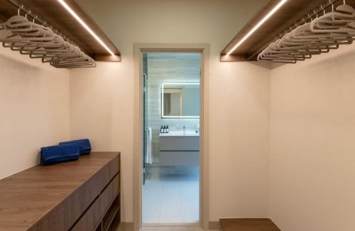 Costa del Este Apartamento | Sunlit Serviced Studio with Ocean Views in Panama City