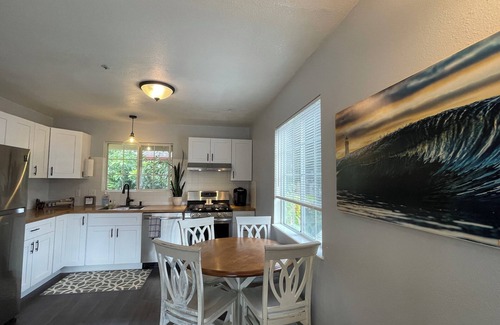 Beach Hill - Beach Flats Casa | Sunlit Surf Retreat