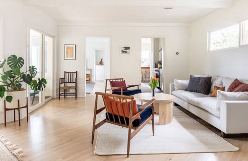 Beachwood Canyon Casa | Sunlit Two Bedroom + Office in Hollywood Hills