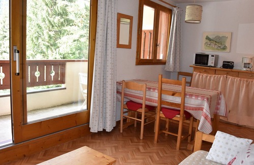 Pralognan-la-Vanoise Apartamento | Soleado apartamento en el centro de Pralognan, cerca de tiendas y teleférico