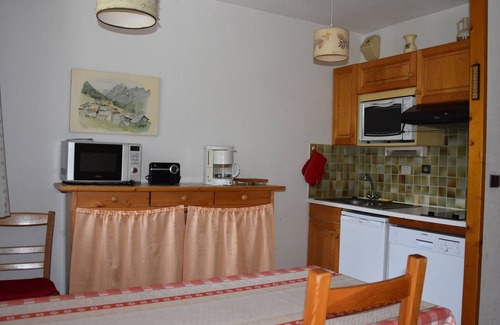 Pralognan-la-Vanoise Apartamento | Soleado apartamento en el centro de Pralognan, cerca de tiendas y teleférico