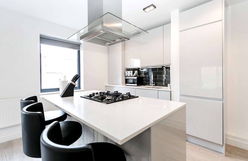 Stepney Green Apartamento | Sunny 2-Bed with Private Balcony – Minutes from Canary Wharf