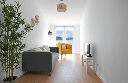 Cacilhas Apartamento | Sunny 2 bedroom apartment in Almada - Balconies with River View