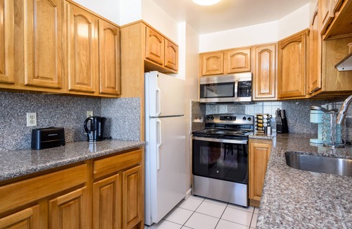 Farm Hills Apartamento | Sunny 2-bedroom near Standford Hospitals with sparkling Pool