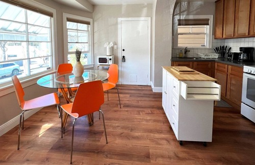 West Alameda Apartamento | Sunny 2BD flat with private backyard