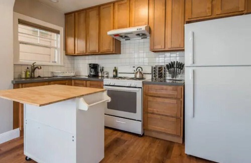 West Alameda Apartamento | Sunny 2BD flat with private backyard