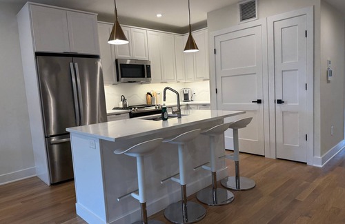 Hoboken Apartamento | Sunny 2BR Loft Work, Relax, Minutes to NYC