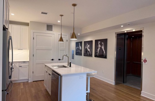 Hoboken Apartamento | Sunny 2BR Loft Work, Relax, Minutes to NYC
