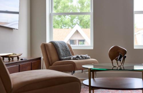Hoboken Apartamento | Sunny 2BR Loft Work Relax Minutes to NYC