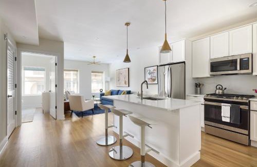 Hoboken Apartamento | Sunny 2BR Loft Work Relax Minutes to NYC