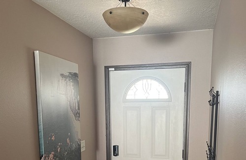 Plant City Casa | SUNNY 3 BDRM W/ PATIO AND GARAGE