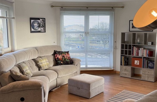 Stonehaven Apartamento | Sunny 3 Bed 1st Floor Apartment - very close to Beach and Town
