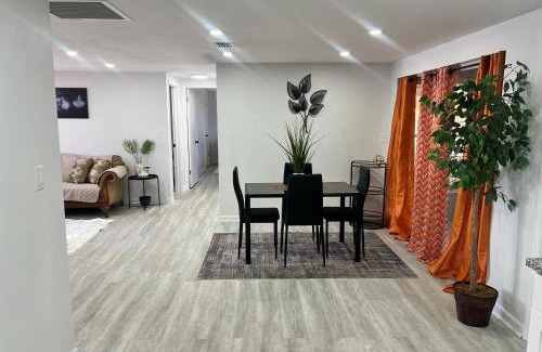 Embassy Hills Casa | Sunny 3bd home! 10 mins to the beach