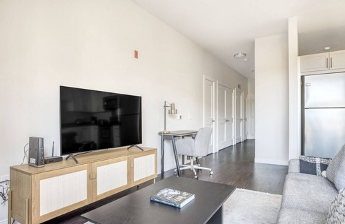 Allston Apartamento | Sunny Allston 1BR w/ Gym & W/D, nr Griggs T, by Blueground