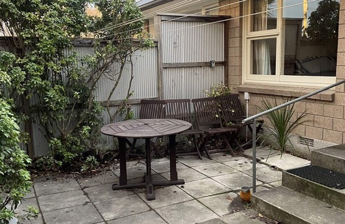 Merivale Condominio | Sunny and secure at Carlton Cirner walking distance to City, Hagley Park etc