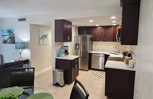Indian Rocks Beach Condominio | Sunny and Spacious Condo By The Beach