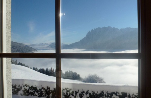 Assling Apartamento | , un bello entorno de sol, con una panorámica única
