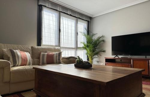 Leioa Apartamento | Sunny apartment, near coast.