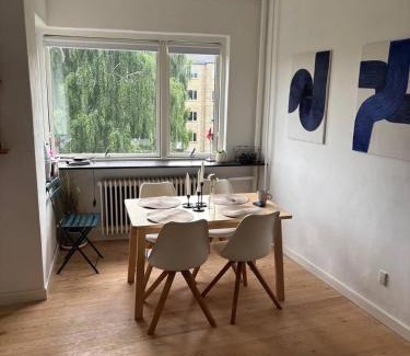 Aarhus C Apartamento | Sunny Apartment With Two Balconies