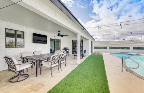 Lake Havasu City Casa | Sunny Arizona Oasis with Views - 2 Mi to Lake Havasu